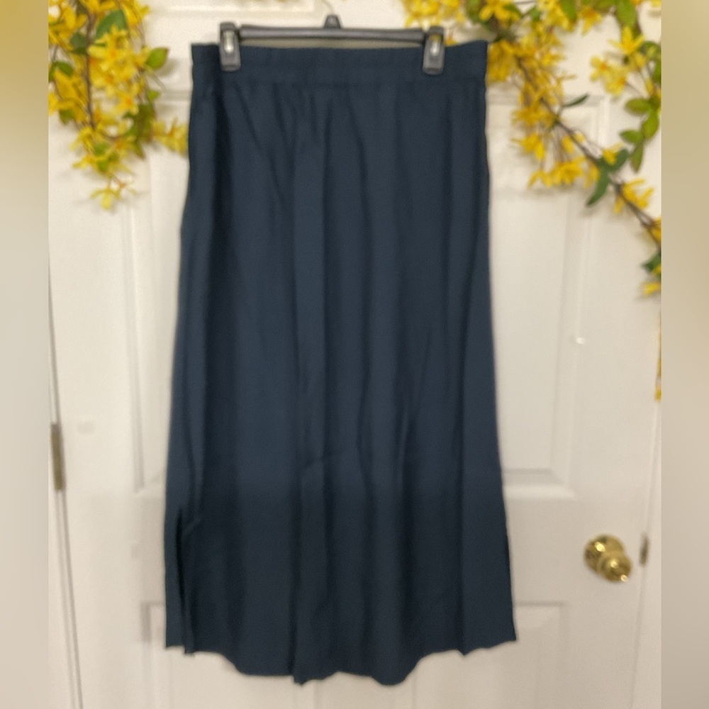 LOFT. Elegant Navy Blue Women's Skirt. SIZE L - Picture 2 of 11